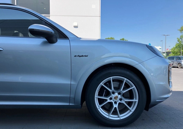 Porsche Cayenne cena 599306 przebieg: 1, rok produkcji 2023 z Kock małe 497